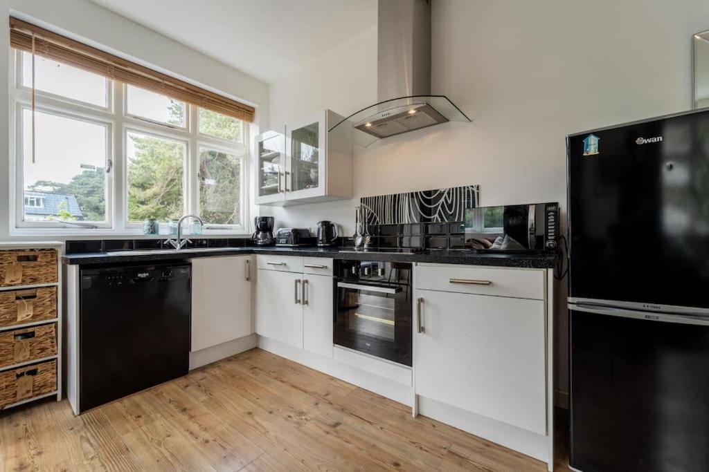 Sandbanks Ground Floor 2 Bed Apt, Beach 3Mins Walk Poole Exterior foto